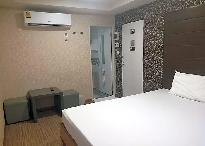 Hotel The 9